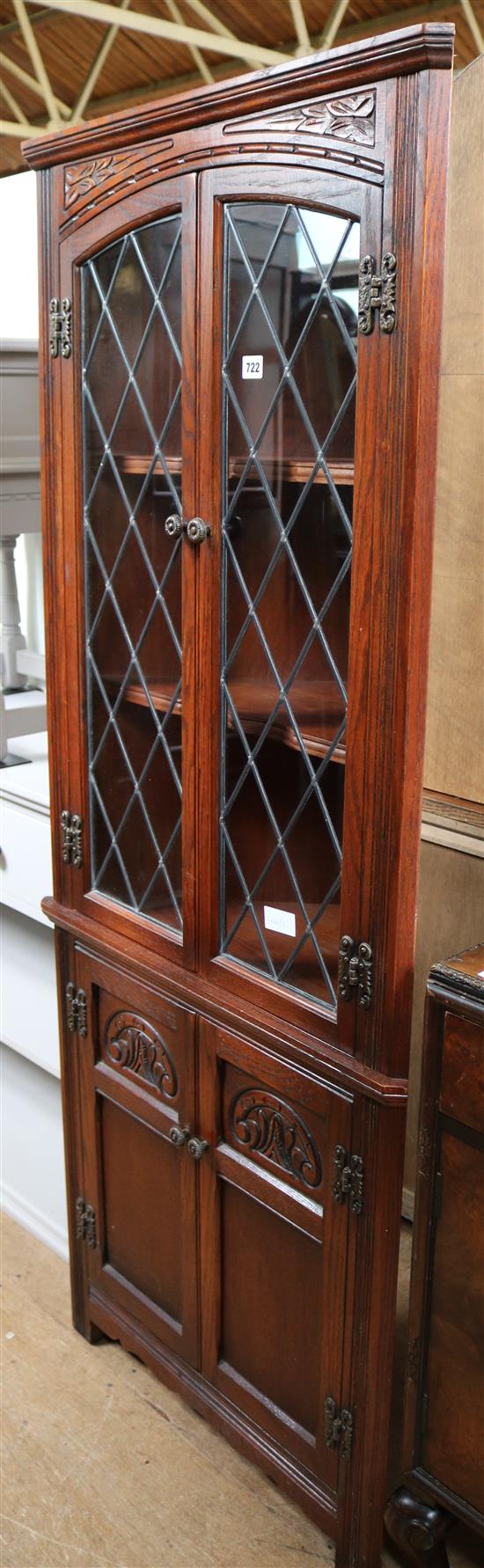 Corner cupboard